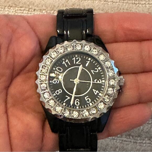 Black Stainless Steel Bling watch Needs Battery NWOT - Picture 7 of 11